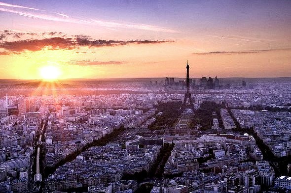 by p.folk on Flickr.Beautiful sunset over Paris.